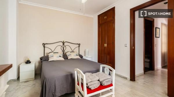 Whole 2 bedrooms apartment in Málaga