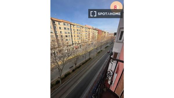 Se alquila habitación en piso compartido en Zaragoza