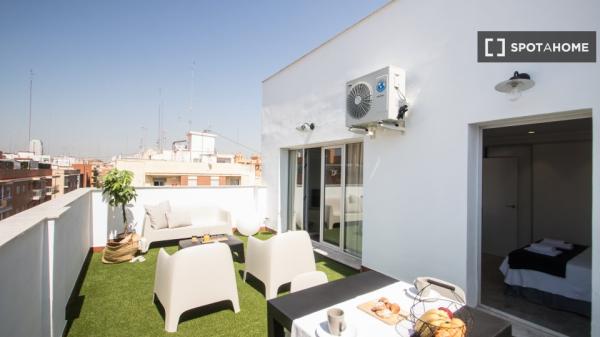 Whole 1 bedrooms apartment in València