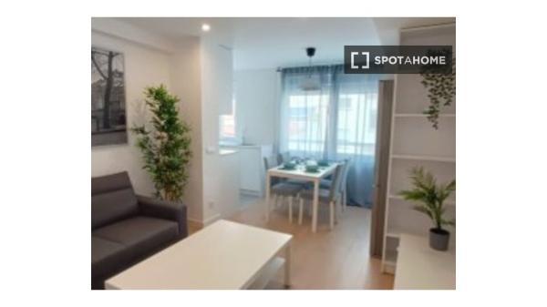 Apartamento de 2 dormitorios en alquiler en Lavapiés, Madrid