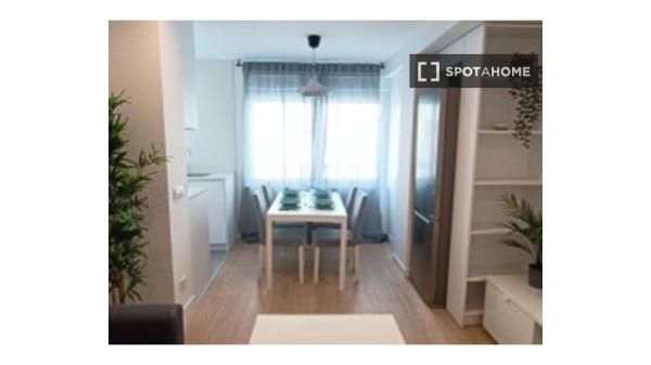 Apartamento de 2 dormitorios en alquiler en Lavapiés, Madrid