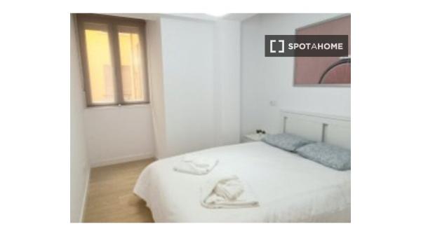 Apartamento de 2 dormitorios en alquiler en Lavapiés, Madrid