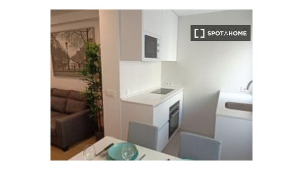 Apartamento de 2 dormitorios en alquiler en Lavapiés, Madrid