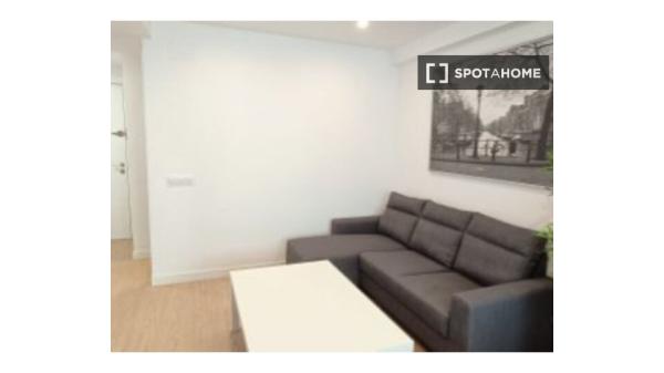 Apartamento de 2 dormitorios en alquiler en Lavapiés, Madrid