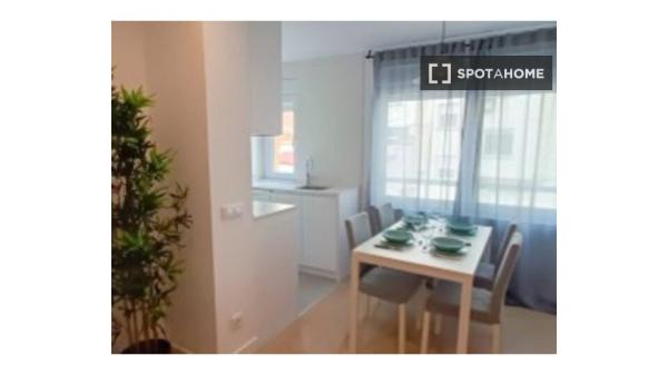 Apartamento de 2 dormitorios en alquiler en Lavapiés, Madrid