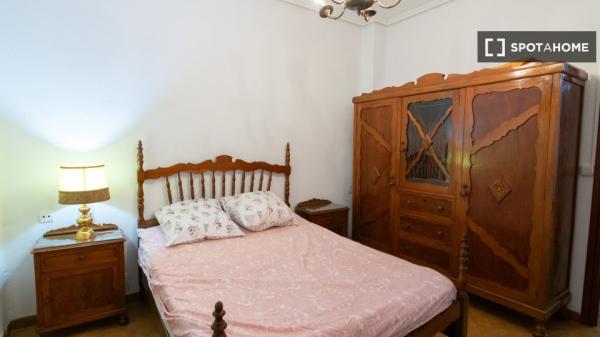 Piso de 3 habitaciones en València