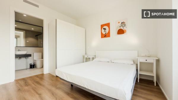 3-bedroom apartment for rent in Gràcia, Barcelona