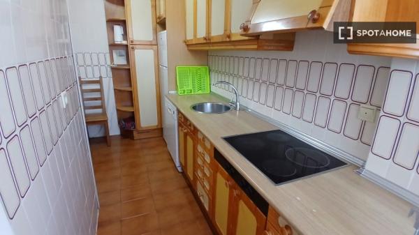 Aluga-se quarto em apartamento partilhado em Valladolid