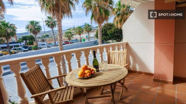 Apartamento de 4 quartos para alugar em El Campello, Alicante