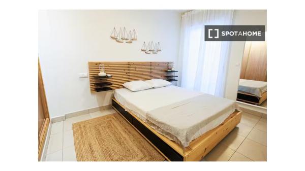 Apartamento de 4 quartos para alugar em El Campello, Alicante