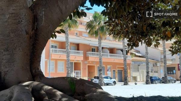 Apartamento de 4 quartos para alugar em El Campello, Alicante