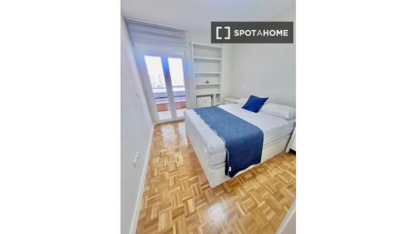 Se alquila habitación en piso compartido en Madrid