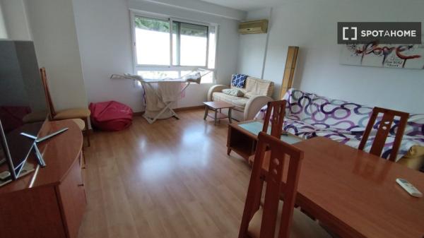 Chambre à louer dans un appartement partagé à Valence