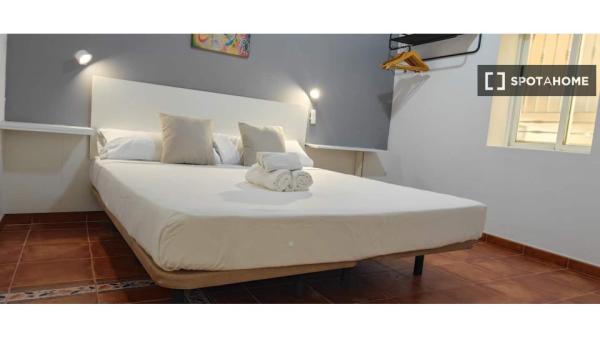 apartamento de 1 dormitorio en alquiler en Ciutat Vella, Valencia