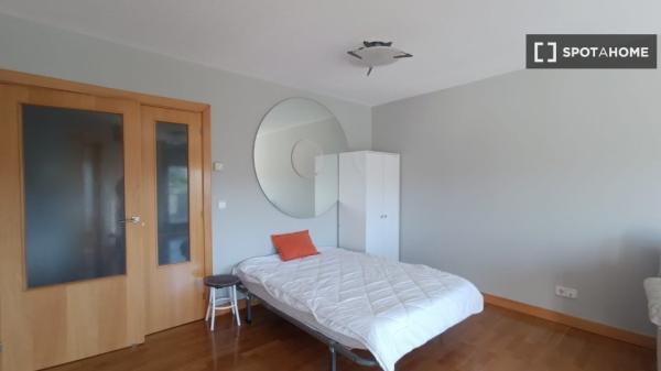 Se alquila habitación en piso compartido en Pamplona