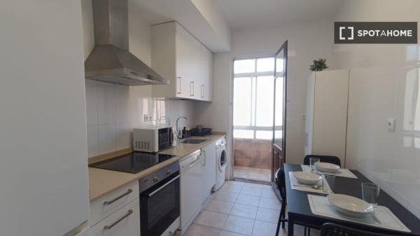 Se alquila habitación en piso compartido en Pamplona