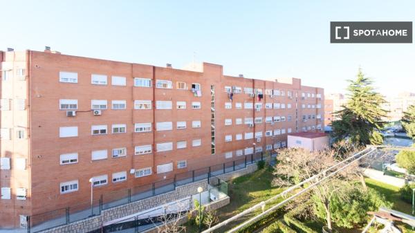 Piso en alquiler de 3 dormitorios en Puente De Vallecas, Madrid