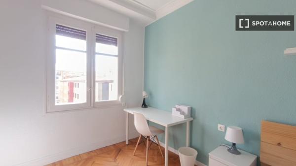 Se alquila habitación en piso compartido en Pamplona