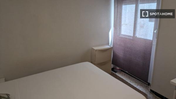 Se alquila habitación en piso compartido en Murcia