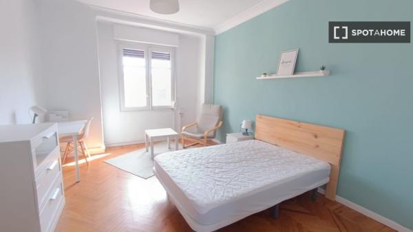 Se alquila habitación en piso compartido en Pamplona