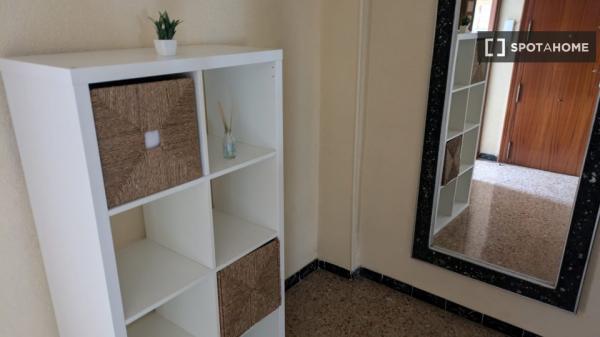 Se alquila habitación en piso compartido en Murcia