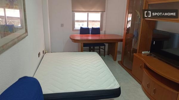 Se alquila habitación en piso compartido en Murcia