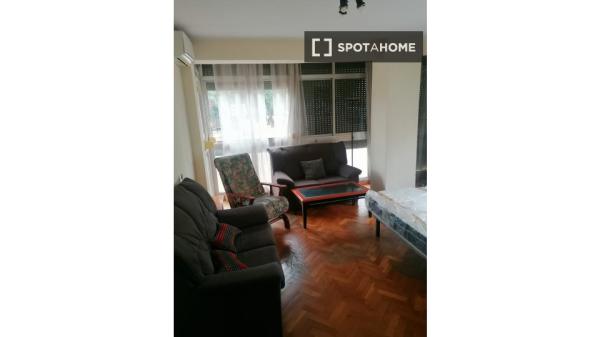 Chambre à louer dans un appartement partagé à Murcie