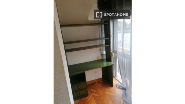 Chambre à louer dans un appartement partagé à Murcie