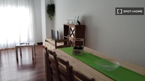 Piso entero de 3 habitaciones en Cangas