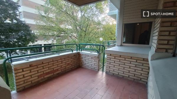 Se alquila habitación en piso compartido en Pamplona