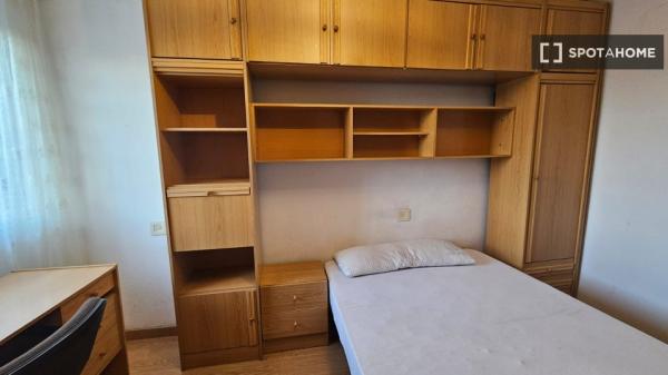 Se alquila habitación en piso compartido en Salamanca