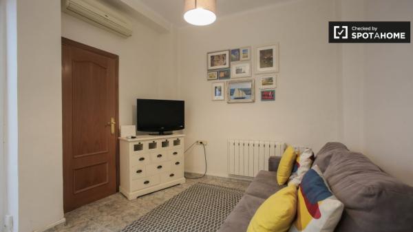 Apartamento de 2 dormitorios en alquiler en Ciutat Vella, Valencia