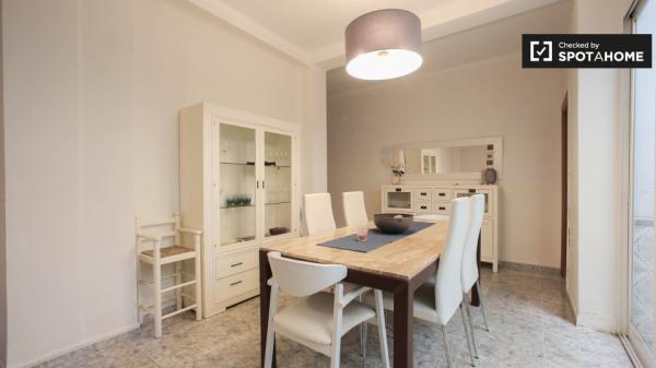 Apartamento de 2 dormitorios en alquiler en Ciutat Vella, Valencia