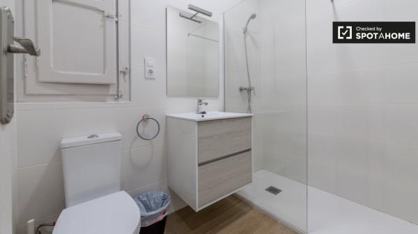 Przestronny pokój w apartamencie z 6 sypialniami w Extramurs, Valencia