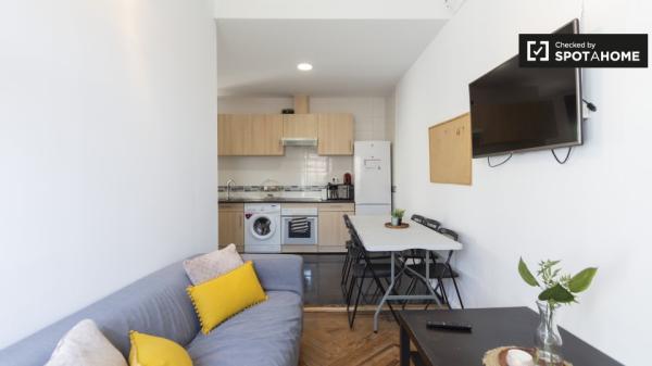 Habitación amueblada en un apartamento de 8 dormitorios en Sol, Madrid