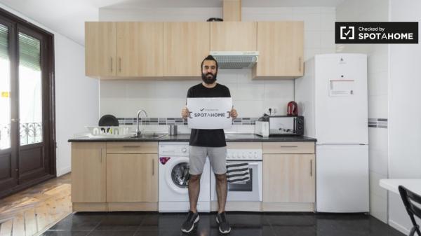 Habitación amueblada en un apartamento de 8 dormitorios en Sol, Madrid