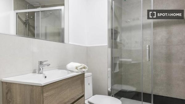 Apartamento de 3 dormitorios en alquiler en Centro, Madrid