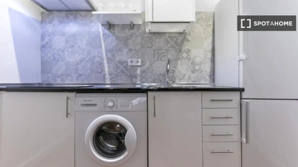 Apartamento de 3 dormitorios en alquiler en Centro, Madrid