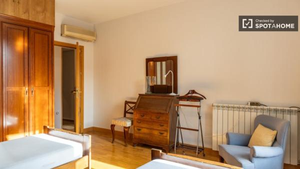 Apartamento de 2 dormitorios en Centro, Madrid