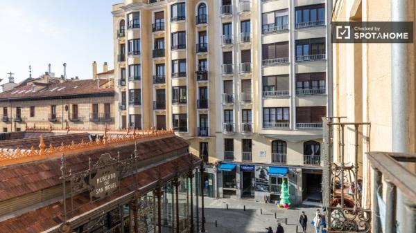 Apartamento de 2 dormitorios en Centro, Madrid