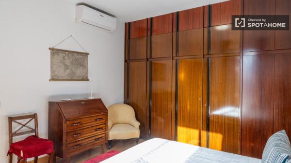 Apartamento de 2 dormitorios en Centro, Madrid