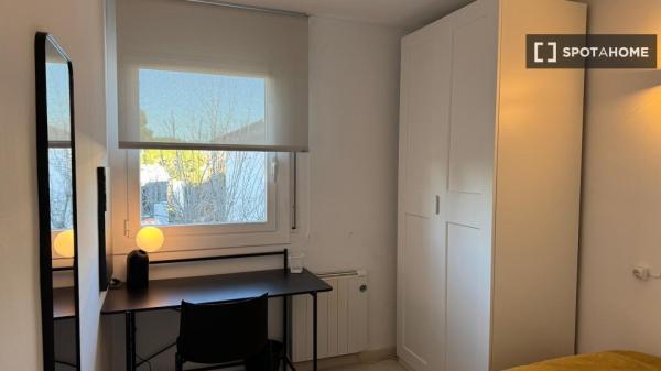 Habitación en piso compartido en sant cugat del vallès