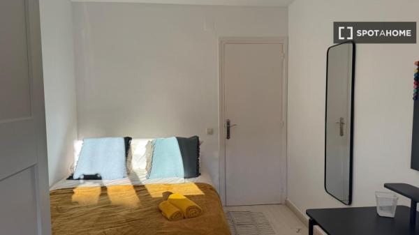 Habitación en piso compartido en sant cugat del vallès