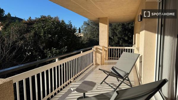 Habitación en piso compartido en sant cugat del vallès