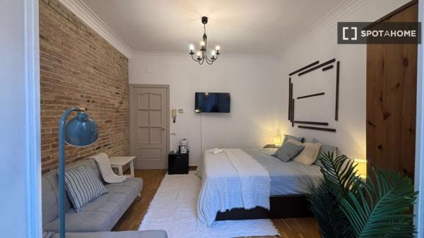 Habitación en piso compartido en barcelona.