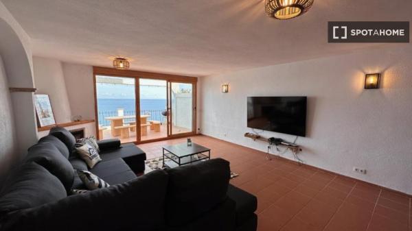 Apartamento de 4 dormitorios en alquiler en Cala D'Or, Alicante