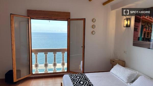 Apartamento de 4 dormitorios en alquiler en Cala D'Or, Alicante