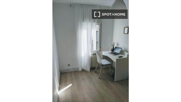 Apartamento de 2 dormitorios en alquiler en Tetuán, Madrid