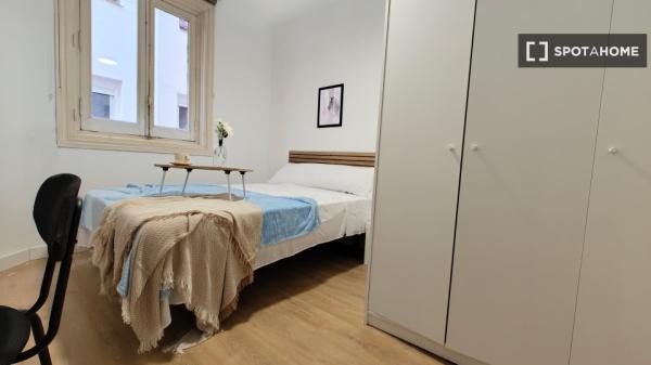 Zimmer in einer Wohngemeinschaft in Madrid