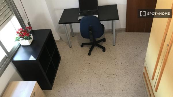 Piso entero de 4 dormitorios en Murcia